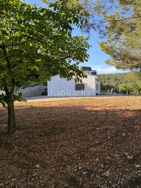 Foto aa2f3f6a-dd3c-4601-8fd3-c8714e5a314e. Masia amb aparcament a Buñol