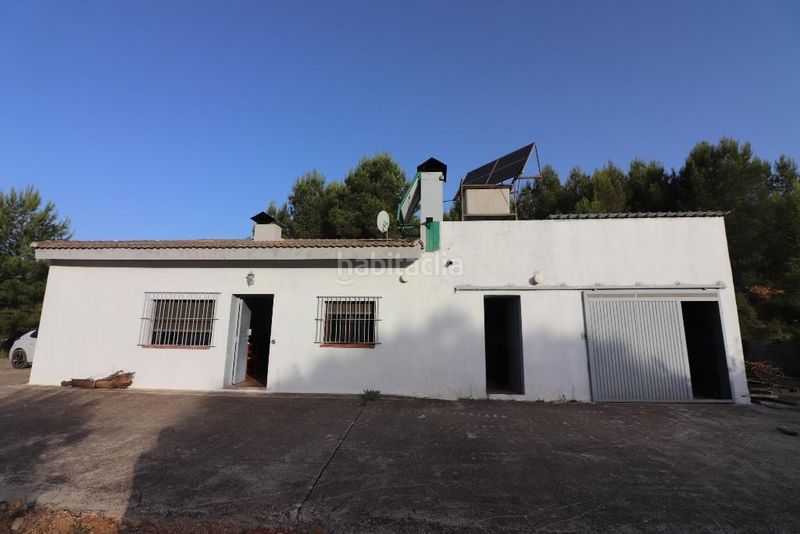 Foto f00b1bb4-ae35-478f-8f82-037f3baa8547. Masia amb aparcament a Buñol