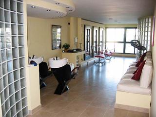 Local commercial  Carrer del pintor oliet. Local comercial en venta: entresuelo con entrada independiente y