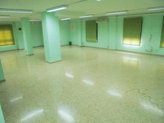 Rent Office space in Estación - Universidad. Local entresuelo en alquiler. zona: pintor sorolla