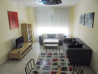 Affitto Appartamento  Passeig de la universitat. Piso seminuevo en alquiler
90 m2 útiles, 3 habitaciones, 2 baño