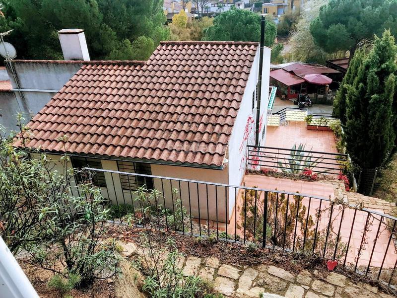 Foto 05b2fb86-29ba-47bf-b29d-a21c205fa031. Casa aparellada amb xemeneia calefacció aparcament piscina a Córdoba