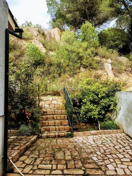Foto 136a8d33-a5cd-4275-be0c-4f5eaf831b91. Casa aparellada amb xemeneia calefacció aparcament piscina a Córdoba