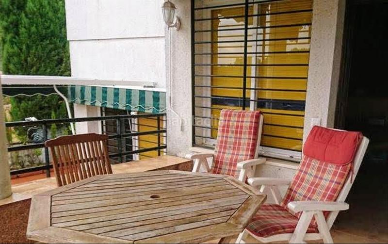 Foto 812c9759-e19d-4fa8-87b4-33ac10536037. Casa aparellada amb xemeneia calefacció aparcament piscina a Córdoba