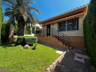 Casa aparellada en Las Jaras. Chalet pareado en las jaras junto al lago de la encantada Casa aparellada en Las Jaras. Chalet pareado en las jaras junto al lago de la encantada