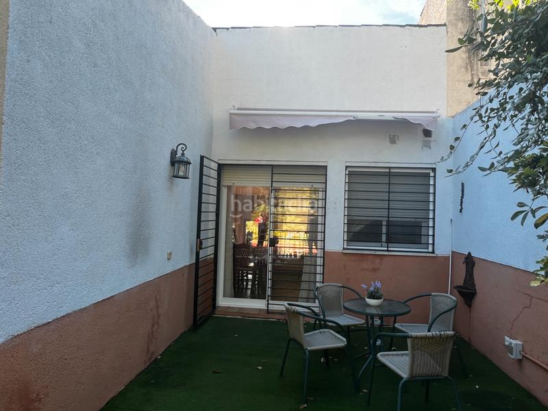 Foto 15a9b184-8ab3-445d-97f6-6b77efb443e2. Casa aparellada amb xemeneia calefacció aparcament piscina a Córdoba