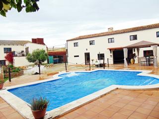 Xalet a Vilobí del Penedès. Masia rural en venta bellver, vilobi del penedes, barcelona.