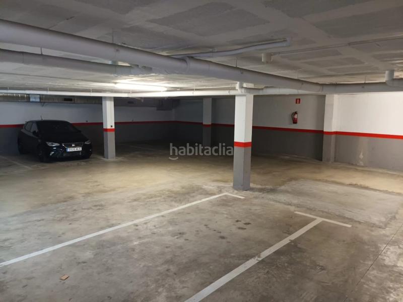 Foto f9a208b5-8930-4613-93c8-5d3bb62e6097. Aparcament cotxe a Sant Martí Sarroca