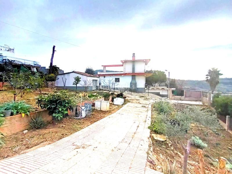 Foto d0c1464c-c039-4c66-b52e-8865dd90b684. Haus mit parking in Subirats