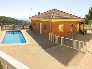 Casa  N/a. Descubre el esplendor chalet unifamiliar de ensueño con vistas p