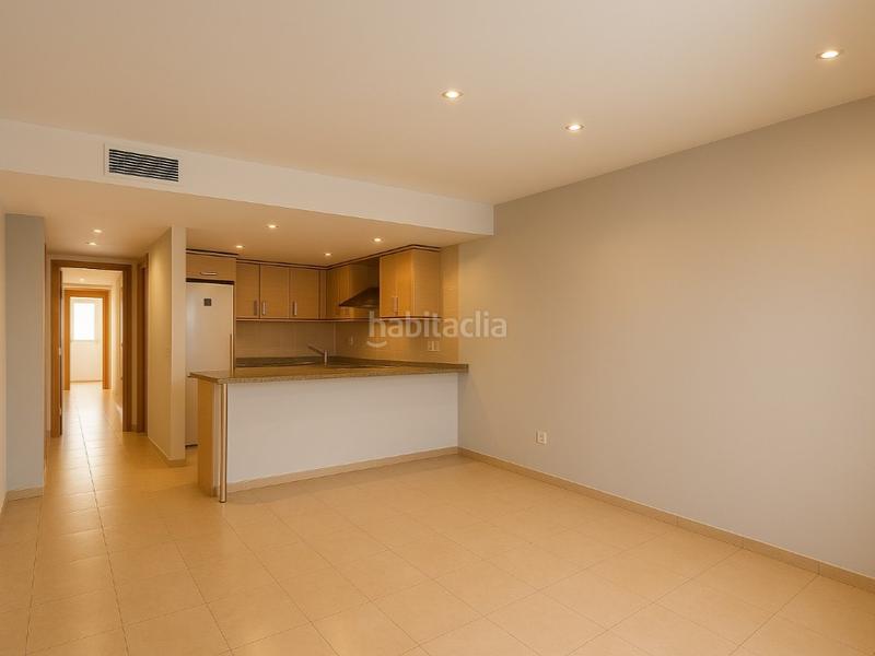 Foto a832a0b2-cea4-4e0f-a85c-ebc94aac0f97. Pis amb aparcament a Granada (La)