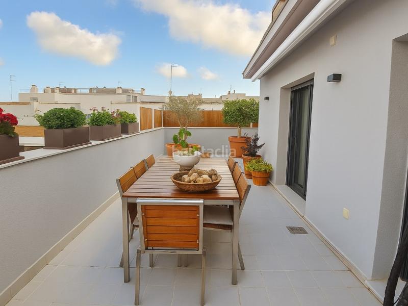 Foto 07a39d74-e98b-4d60-888a-64605aa25a02. Àtic amb calefacció aparcament a Centre Vendrell (El)