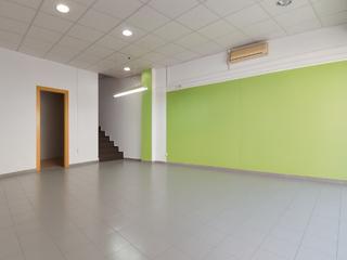 Location Local commercial  N/a. Atención emprendedores y profesionales! local comercial en el ce