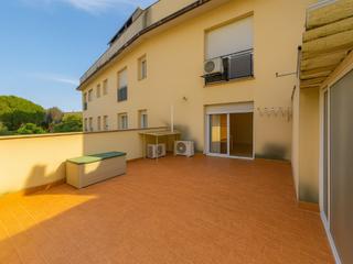 Location Appartement  N/a. Vive la luz y el espacio piso con dos terrazas y parking en la m