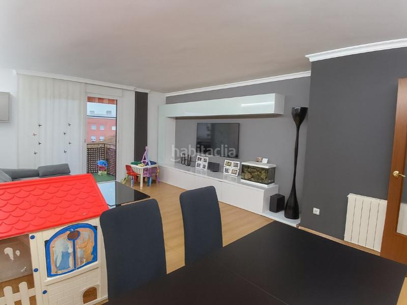 Foto 51546d98-96c5-43a9-bb30-2a65f73e286c. Àtic amb calefacció aparcament a La Girada Vilafranca del Penedès