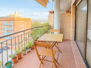 Piso  Rambla girada. Acogedor y luminoso piso con terraza y parking la girada vilafra