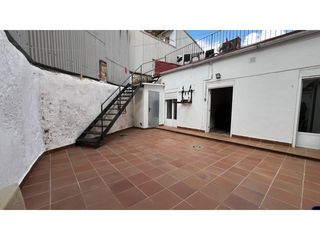 Casa  Calle ferran. Casa reformada en el centro de les clotes, vilafranca del penedè