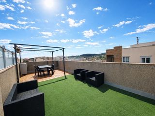 Àtic  Calle valencia. Ático reformado con solárium privado en zona céntrica, listo par