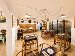 Traspàs Local Comercial  Plaza doctor bartomeu robert. Traspaso restaurante en sitges alta rentabilidad y ubicación pre