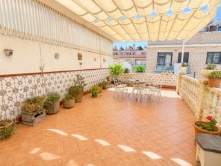 Casa  Calle barcelona. Un refugio de amplitud y luz en el corazón del penedès