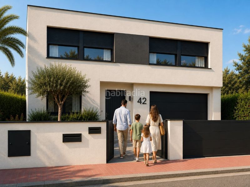 Foto 3777d530-ed0e-404e-b62f-841dcaad8df5. Casa amb aparcament a Cunit residencial Cunit