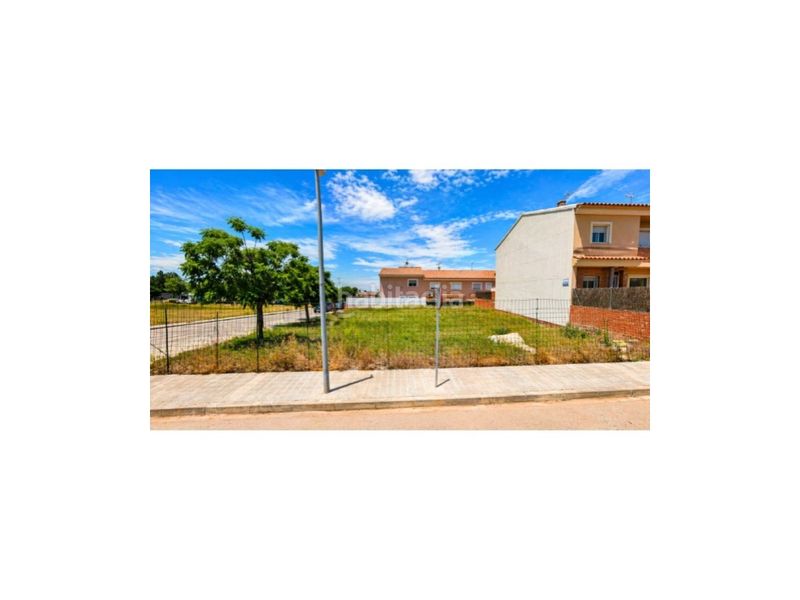 Foto d8a7e87d-efcc-4f9f-826d-e19bb2c8e710. Casa amb aparcament a Cunit residencial Cunit