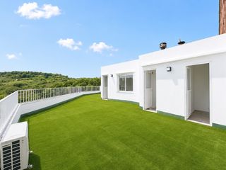 House  Calle alacant. Elegancia y luz a estrenar exclusiva casa esquinera con solárium