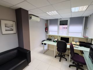 Local Comercial  Calle torrelles foix. Despacho profesional equipado en venta en les clotes, vilafranca