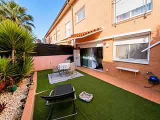 Haus  Carretera pontons. Chalet adosado con jardín privado, buhardilla y gran terraza en