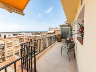 Penthouse  Calle gelida. Ático reformado con terraza de 15 m y vistas a montserrat en esp