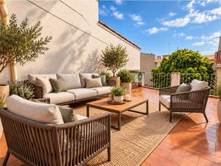 House  Calle graupera. Casa con encanto de 1850 y gran terraza en el corazón de vilafra