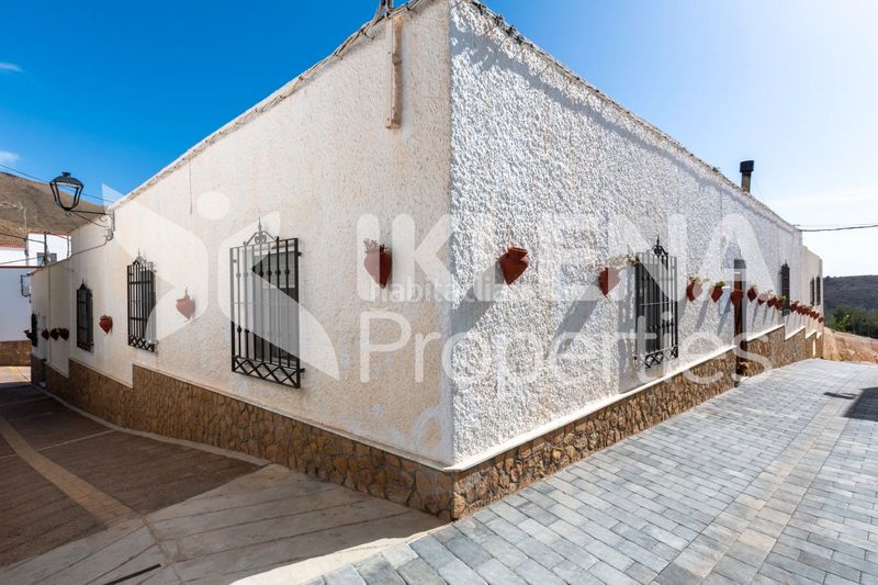 Foto 001c32a5-b841-4df5-a7f5-3f19b5f755c0. House in calle parque 9 in Enix