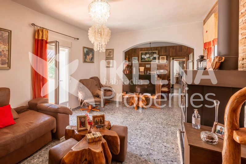 Foto 76225819-f1bd-49fc-b176-66cd4b844624. House in calle parque 9 in Enix