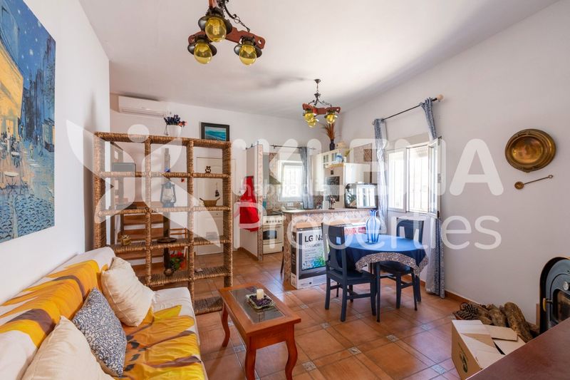 Foto a665864c-e0ac-4019-9776-bc3f3185bd1c. House in calle parque 9 in Enix