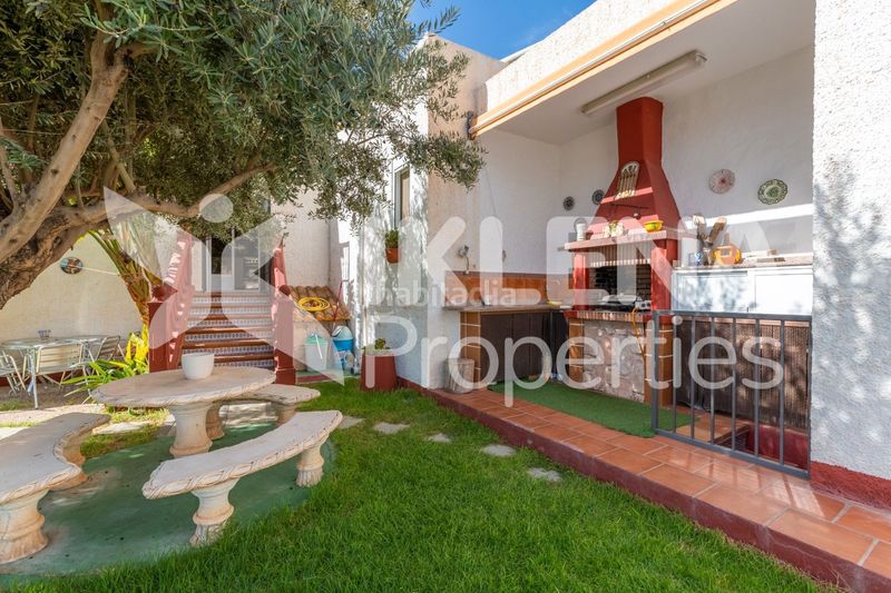 Foto d423959d-558b-462c-82d1-f6183cdfafa9. House in calle parque 9 in Enix