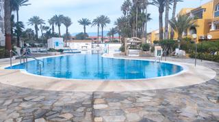 Casa aparellada en Avenida entremares 64. Las chirimoyas, residencial en primera linea de playa