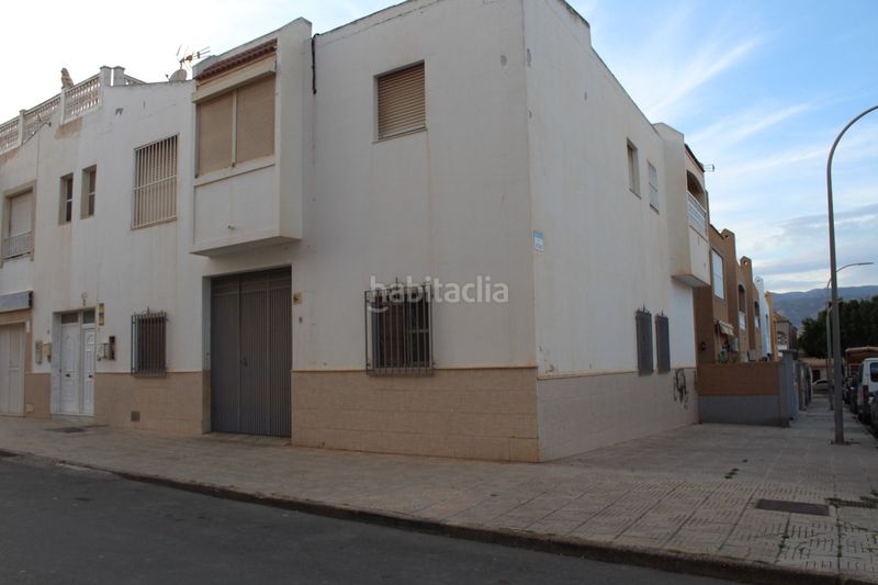 Foto e4025765-f2b4-4529-ae55-d8a87a413b38. Maison jumelée dans calle tarrasa 8 dans Roquetas pueblo Roquetas de Mar