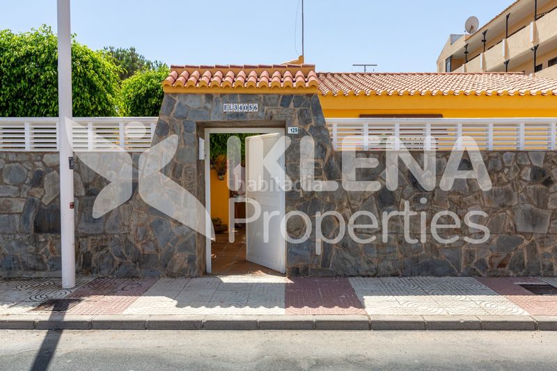 Foto 106b3f71-411e-4549-bfc9-e375f1b1400c. Xalet amb xemeneia aparcament piscina a El Sabinar-Urbanizaciones-Las Marinas-Playa Serena Roquetas de Mar