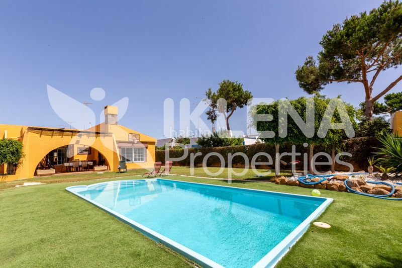 Foto ec9941c2-c7a8-4ccf-a298-e7e3a43dc8c3. Xalet amb xemeneia aparcament piscina a El Sabinar-Urbanizaciones-Las Marinas-Playa Serena Roquetas de Mar