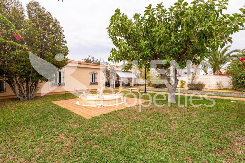 Foto 25795b9b-578d-4d52-bfc1-ef667395ffd5. Chalet dans paseo central 922 dans El Sabinar-Urbanizaciones-Las Marinas-Playa Serena Roquetas de Mar