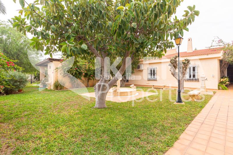 Foto 6c29369c-a53a-4a60-9486-a933dbb3faf8. Chalet dans paseo central 922 dans El Sabinar-Urbanizaciones-Las Marinas-Playa Serena Roquetas de Mar