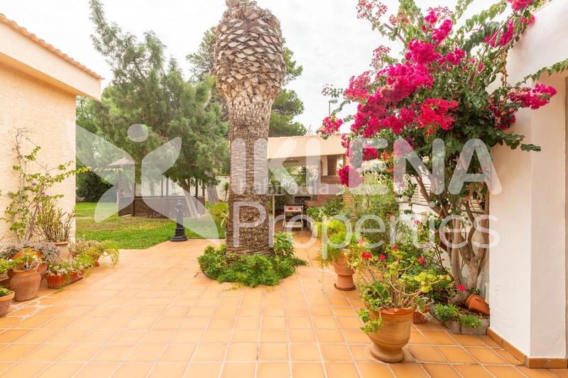 Foto d38396eb-6784-4ecc-878d-152770b05f56. Chalet dans paseo central 922 dans El Sabinar-Urbanizaciones-Las Marinas-Playa Serena Roquetas de Mar