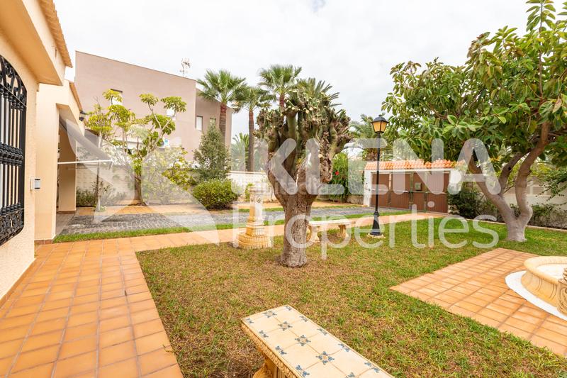 Foto db2f7035-8f49-4ae1-8cb2-759eb0d7faf1. Chalet dans paseo central 922 dans El Sabinar-Urbanizaciones-Las Marinas-Playa Serena Roquetas de Mar