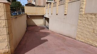 Car parking in Calle pizarro 20