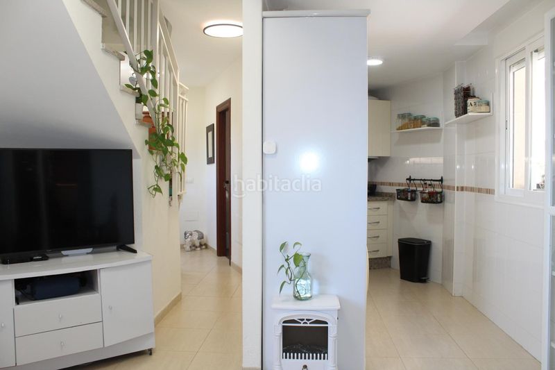Foto f0560de8-81d6-4be4-a6b6-ba0062636ad8. Dúplex a calle capuletto 1 a Aguadulce Norte Roquetas de Mar