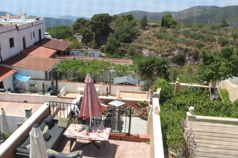 Foto 4684b61a-f734-4c28-8619-06c39d6815c8. Casa aparellada amb xemeneia calefacció a Enix