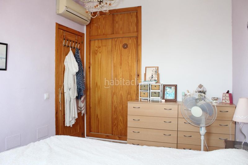 Foto b79e09de-39e3-4e96-957b-6846812ad770. Casa aparellada amb xemeneia calefacció a Enix