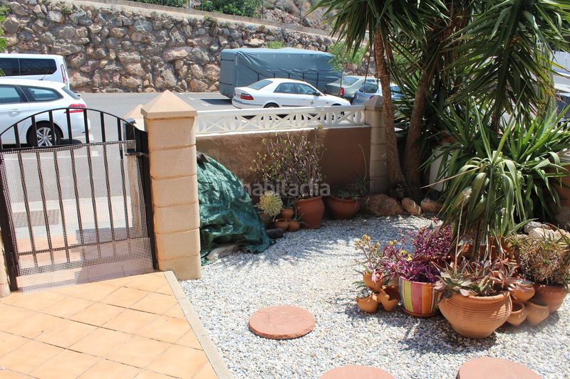 Foto c0c73cc3-a544-4665-bab2-64dda9a0028e. Casa aparellada amb xemeneia calefacció a Enix