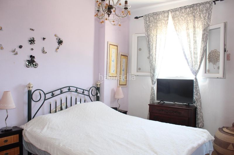 Foto d94901bc-b888-4402-92b2-f5ea59eb403b. Casa aparellada amb xemeneia calefacció a Enix