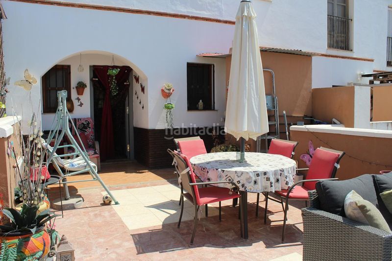 Foto e06571e3-ad10-4f8e-a84a-bd46b15adc6e. Casa aparellada amb xemeneia calefacció a Enix
